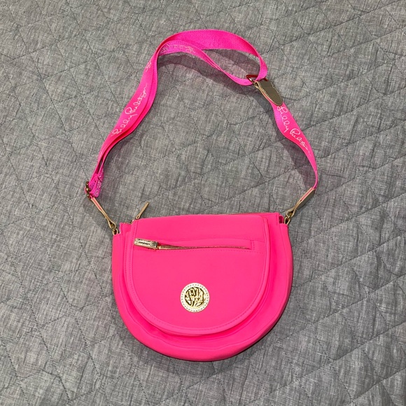 Lilly Pulitzer Handbags - Lilly Pulitzer scuba bag